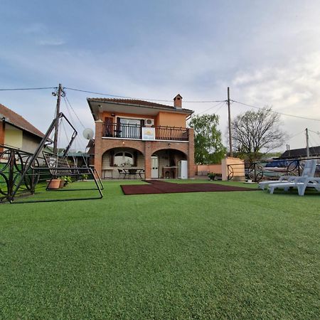 Vila Soleil Semendire Dış mekan fotoğraf
